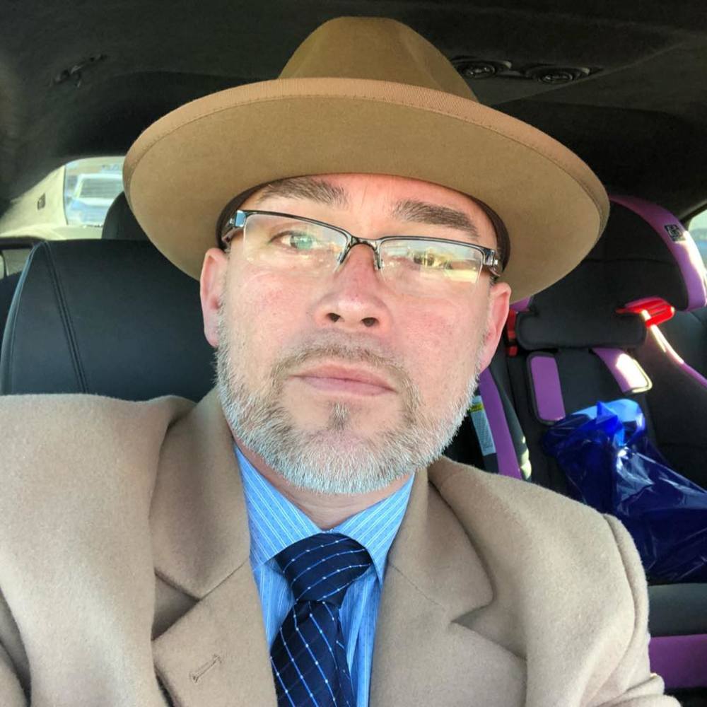 Meet your Posher, Luis